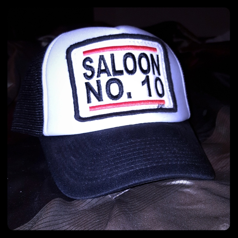 Trucker hat